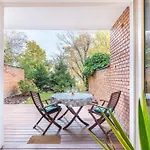 Cozy Apartment With Garden In The Castle District